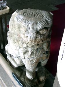 雄山神社の狛犬