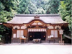 狭井神社拝殿(92年撮影)